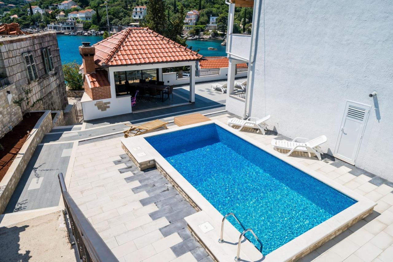 Mata Family Apartments Molunat Exterior photo